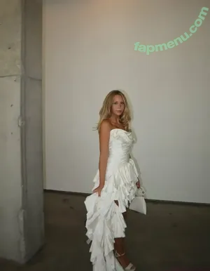 Miranda McKeon / miranda.mckeon nude photo #0003