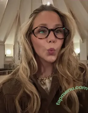 Miranda McKeon / miranda.mckeon nude photo #0042