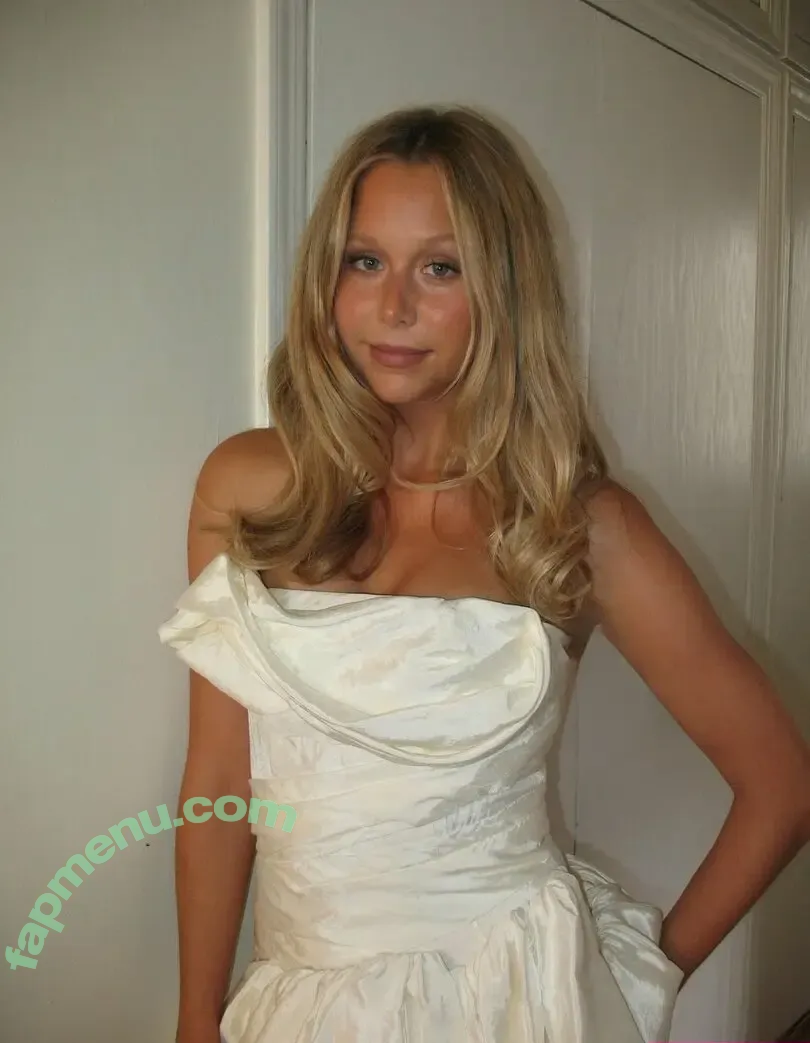 Miranda McKeon nude photo #0006 (miranda.mckeon)