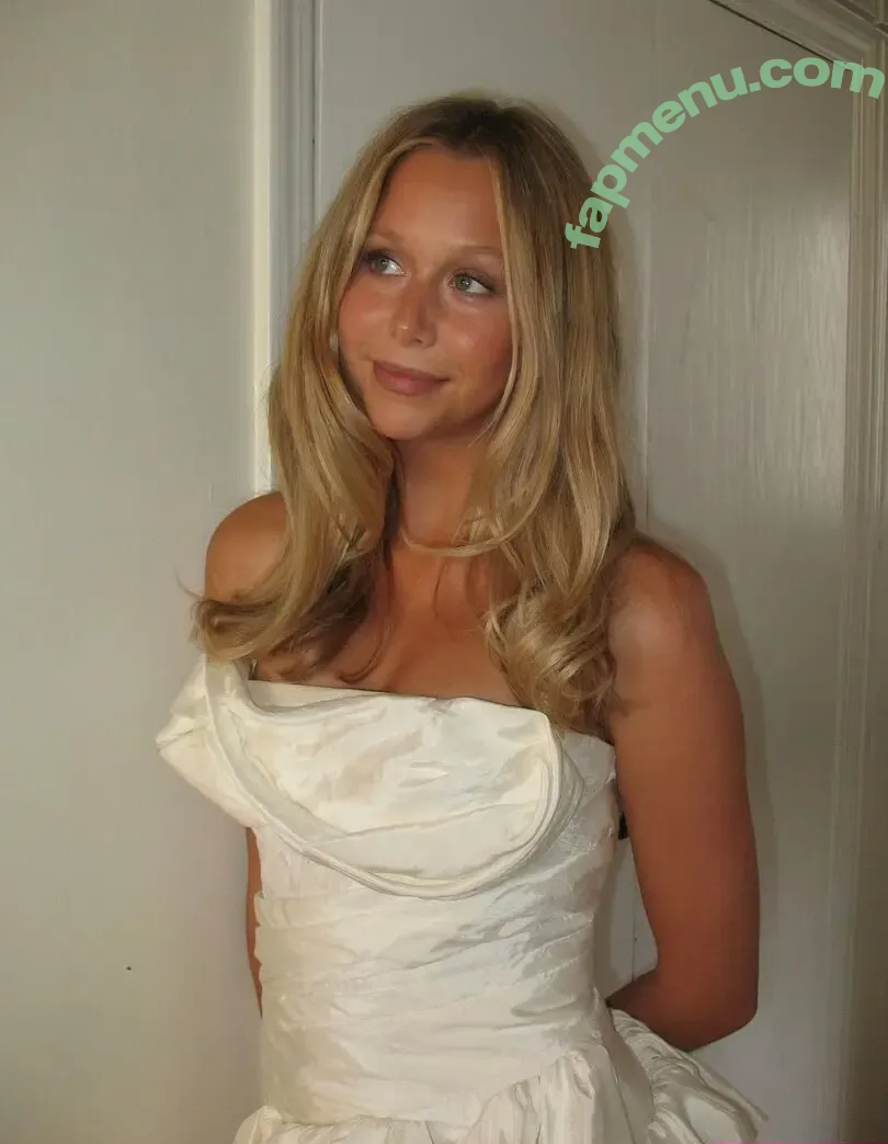 Miranda McKeon nude photo #0007 (miranda.mckeon)