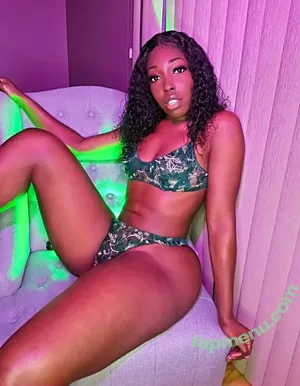 mirascarlett / mira.scarlettbackup nude photo #0122