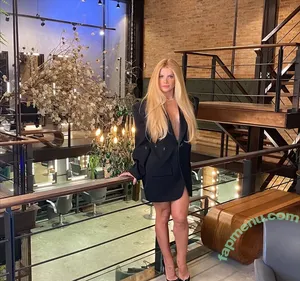 Mirella Santos / eumirellasantos nude photo #0045