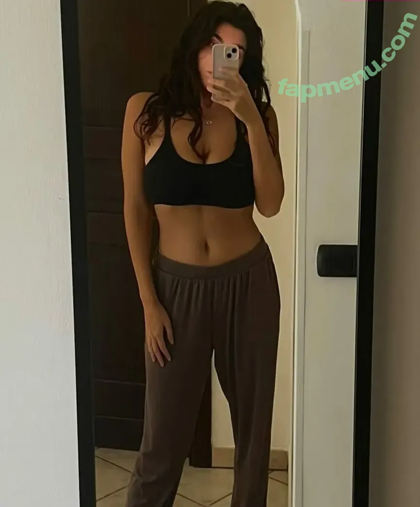 Miriana Di Fazio nude photo #0002 (cecinestpasmiri)