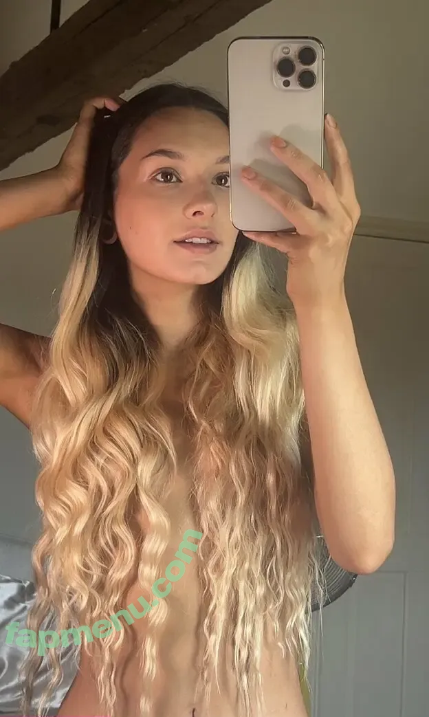 Mirielle Mae nude photo #0004 (mirielle.ma / miriellemae)