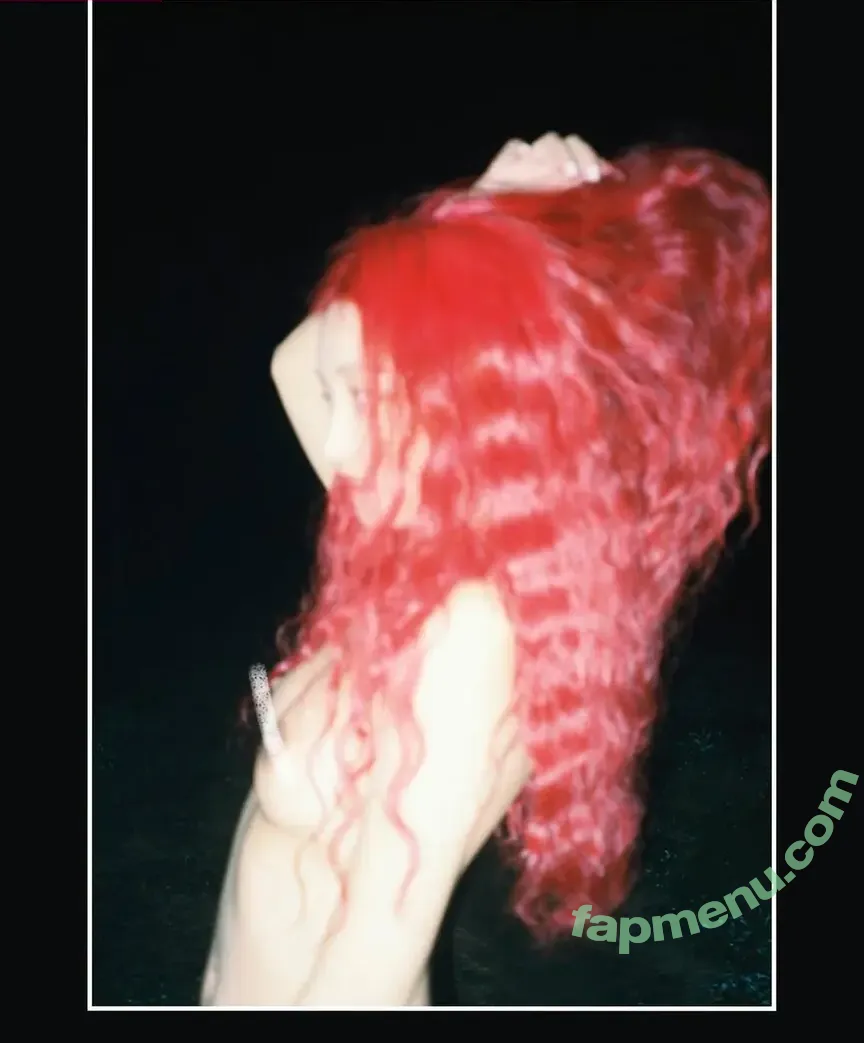 Mirrorcomb nude photo #0011 (Mirrorcomb)