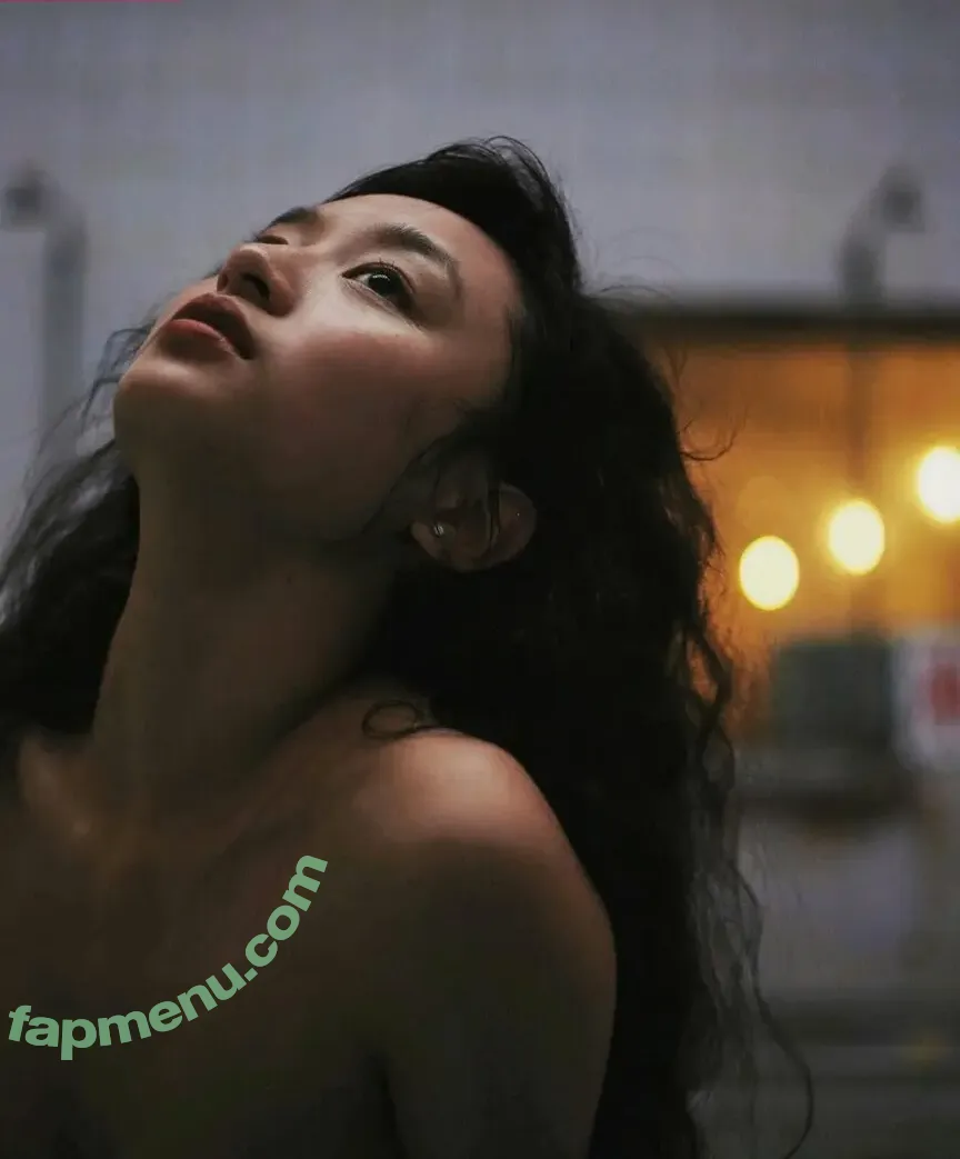 Mirrorcomb nude photo #0016 (Mirrorcomb)