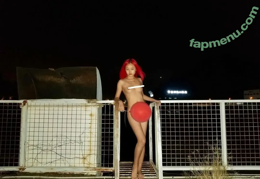 Mirrorcomb nude photo #0018 (Mirrorcomb)