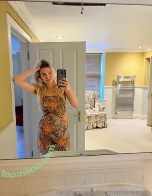 mischagoeswildoftv / mischagoeswilder nude photo #0003