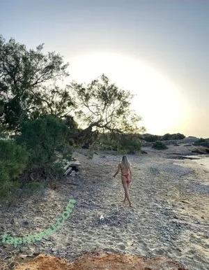 mischagoeswildoftv / mischagoeswilder nude photo #0069