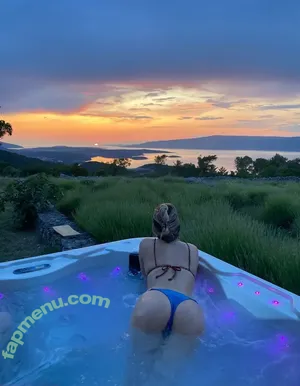 mischagoeswildoftv / mischagoeswilder nude photo #0071