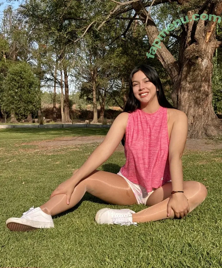 mishelvega nude photo #0030 (mishelvega23)