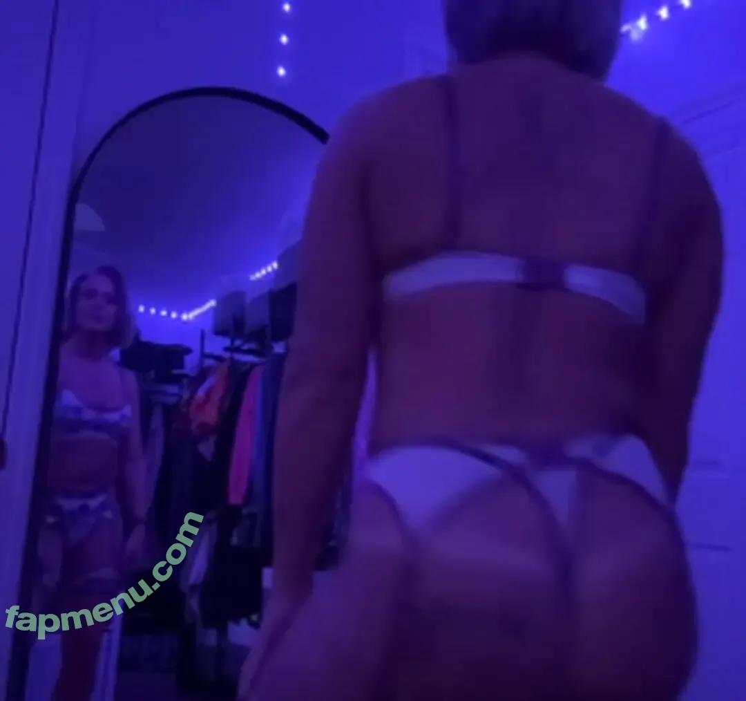 Miss Dina nude photo #0022 (missdinafoxx / the_miss_dina)