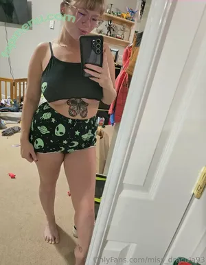 miss_dracula93 / prettyinsaneefem nude photo #0011