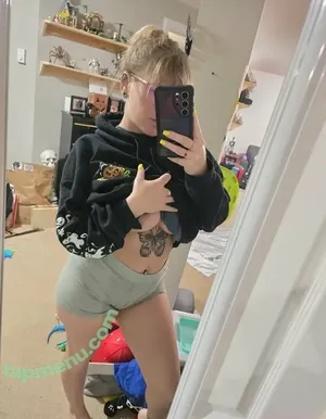 miss_dracula93 / prettyinsaneefem nude photo #0020
