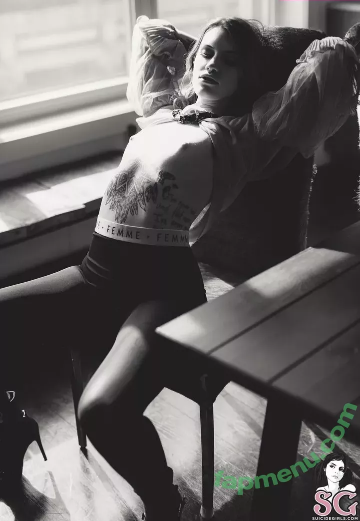 Miss Eydis nude photo #0093 (Eydis Elliott / misseydis)