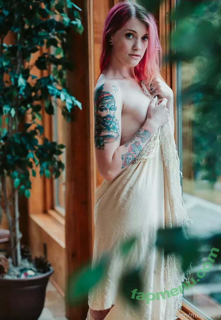 Miss Eydis nude photo #0138 (Eydis Elliott / misseydis)