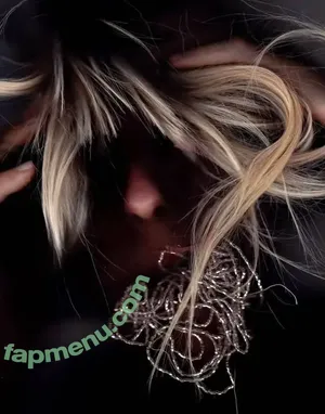 miss_loveheart_art / miss_love_heart_art nude photo #0036