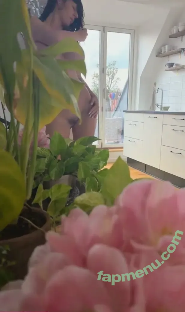 Miss Marie Elisabeth nude photo #0001 (marie.elisabeth / miss_marieelisabeth)