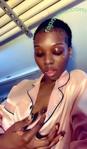 Miss Pessbian / Marie / heavenncreamm / miss pess / misspessbian nude photo #0042