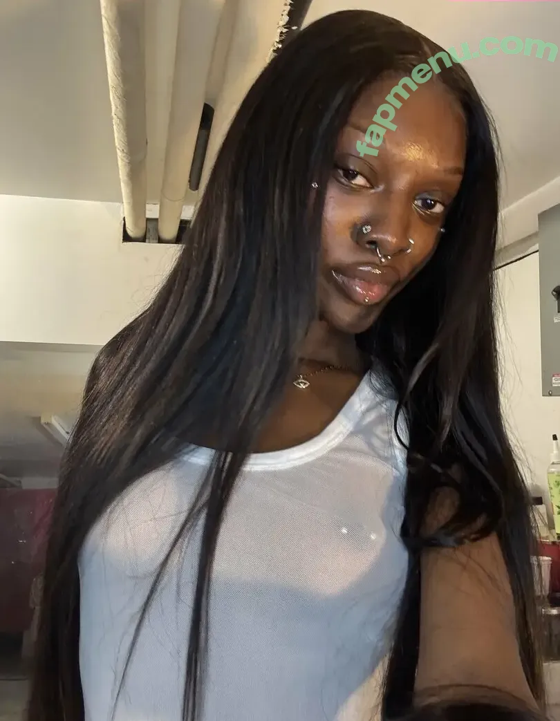 Miss Pessbian nude photo #0008 (heavenncreamm / misspessbian)