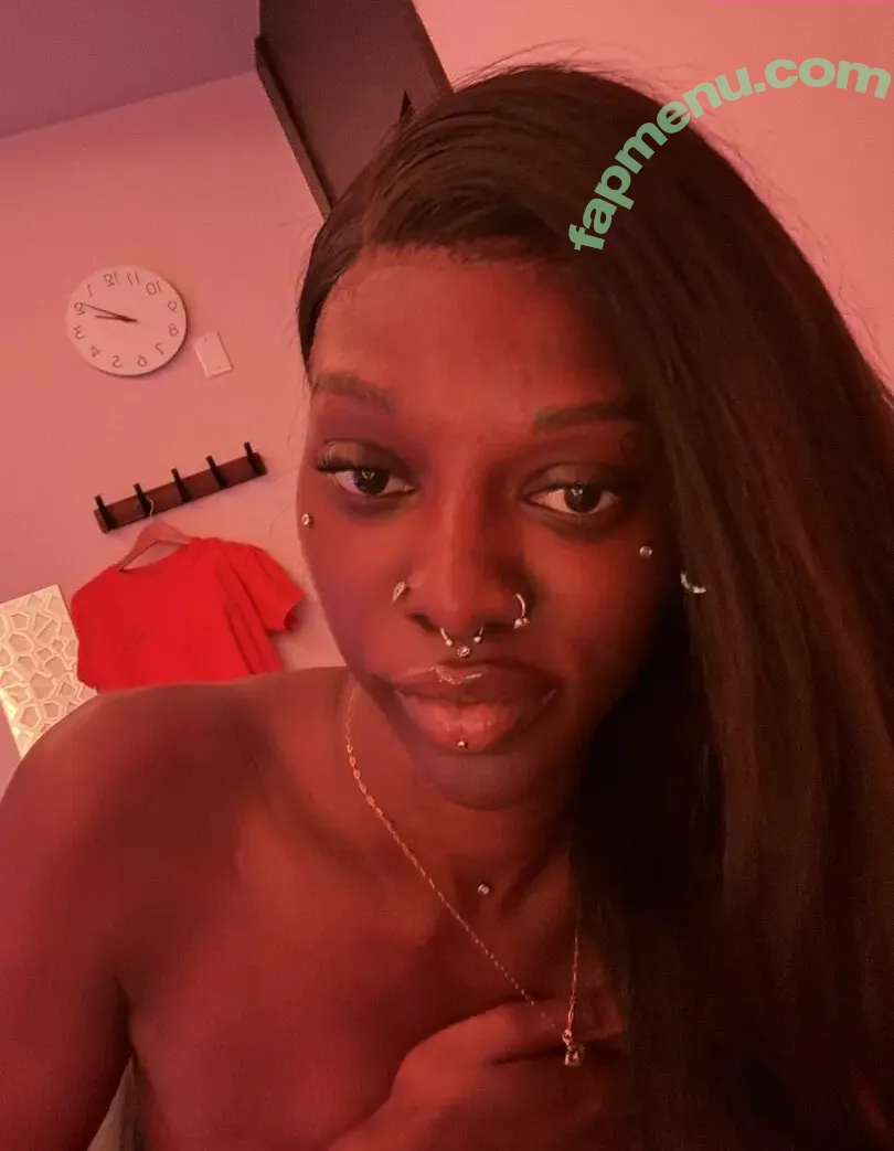 Miss Pessbian nude photo #0021 (Marie / heavenncreamm / miss pess / misspessbian)