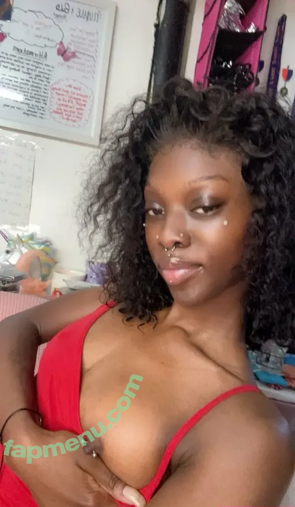 Miss Pessbian nude photo #0030 (Marie / heavenncreamm / miss pess / misspessbian)