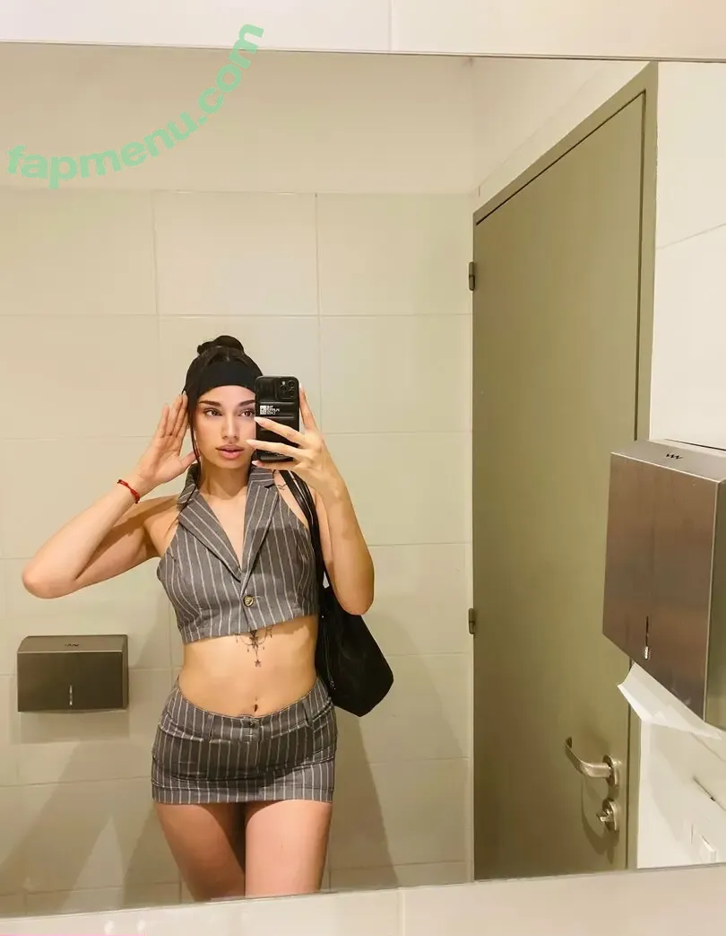 Miss.veronica nude photo #0009 (miss_veronica / missveronicav1)