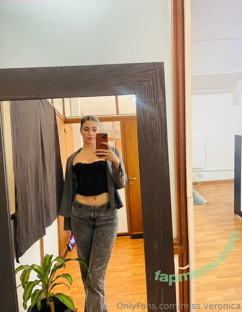 Miss.veronica nude photo #0042 (miss_veronica / missveronicav1)