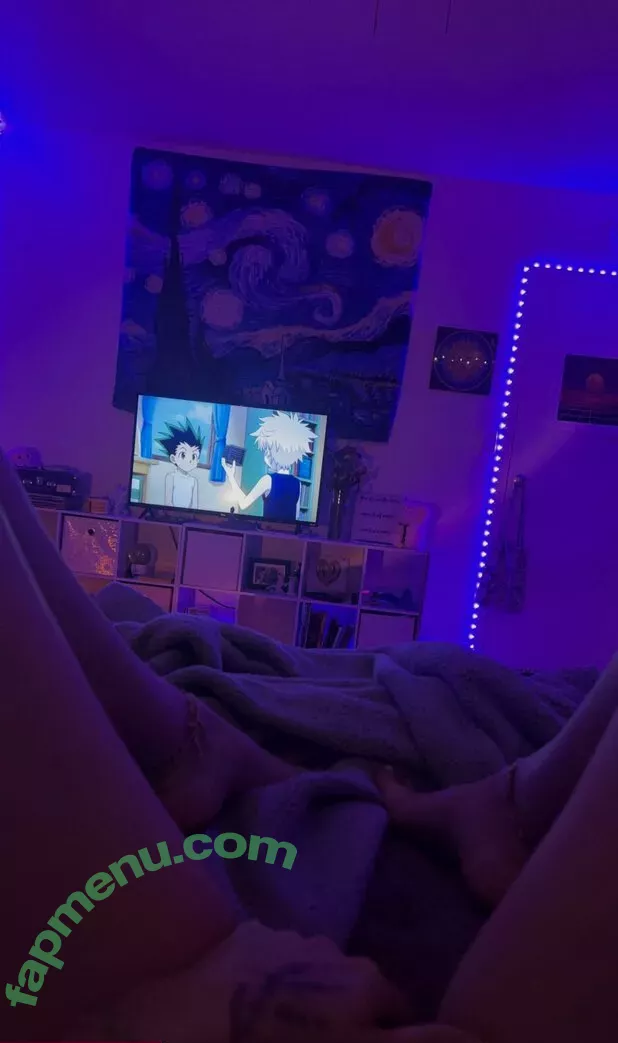 Miss.x.bee nude photo #0124 (miss.xbee / misssxbee)