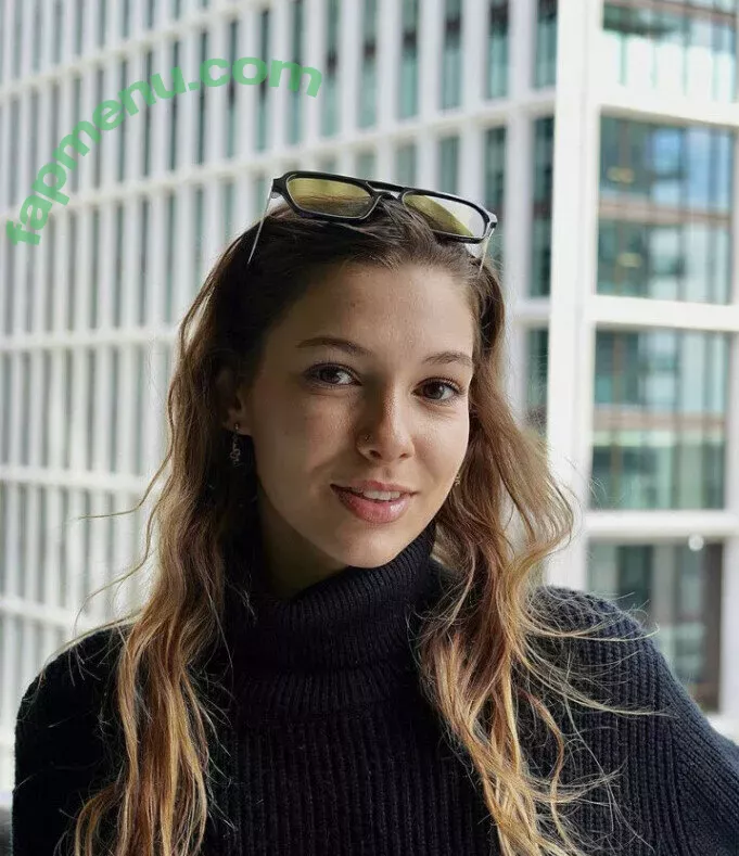 Miss.x.bee nude photo #0191 (miss.xbee / misssxbee)