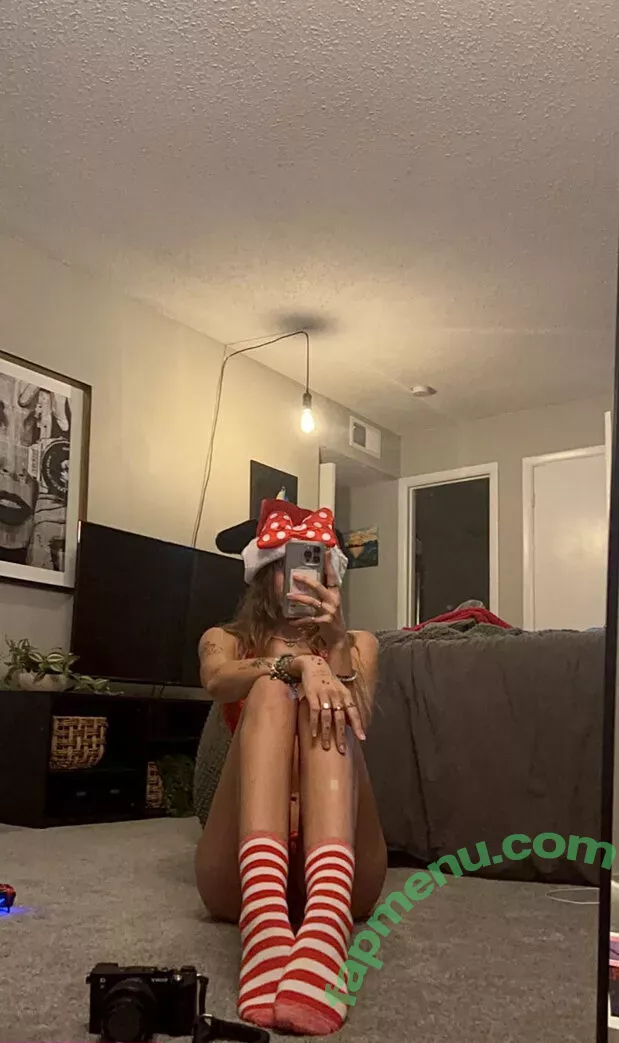 Miss.x.bee nude photo #0232 (miss.xbee / misssxbee)