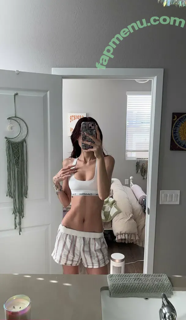 Miss.x.bee nude photo #0813 (miss.xbee / misssxbee)