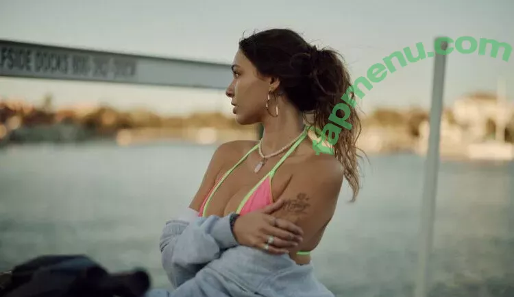 miss.xbee nude photo #0101 (miss.x.bee)