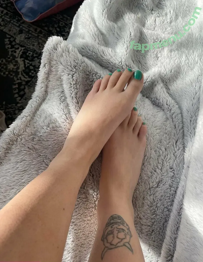 misscharlievxxx nude photo #0005 (misscharlievxxx)