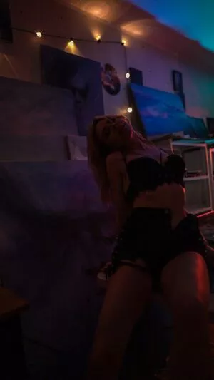 Misscoookiez nude photo #0064