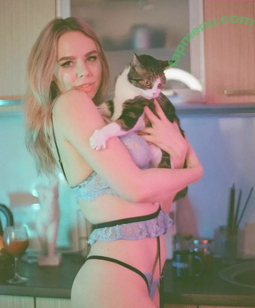 Misscoookiez nude photo #0057 (Misscoookiez)