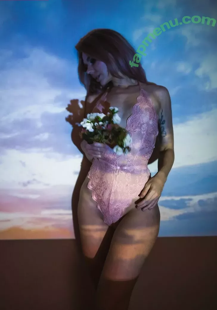 Misscoookiez nude photo #0171 (misscoco2k20)