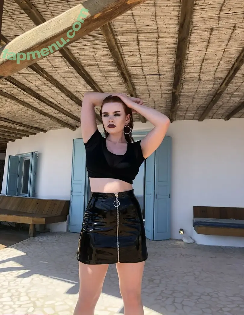 MissDeadlyRed nude photo #0401 (missred_)