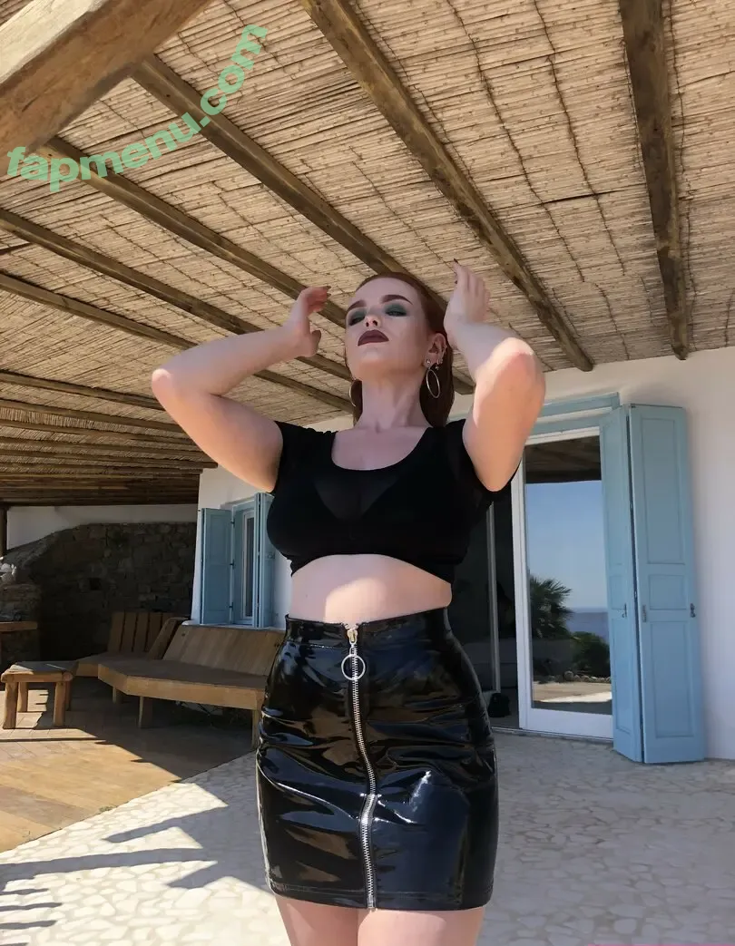 MissDeadlyRed nude photo #0412 (missred_)