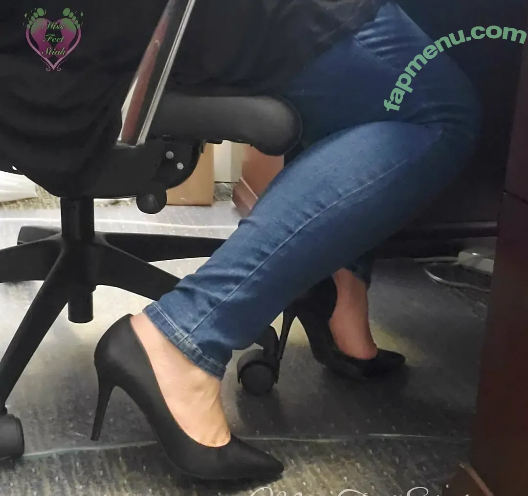 missfeetstinkvip nude photo #0220 (missm0rticia)