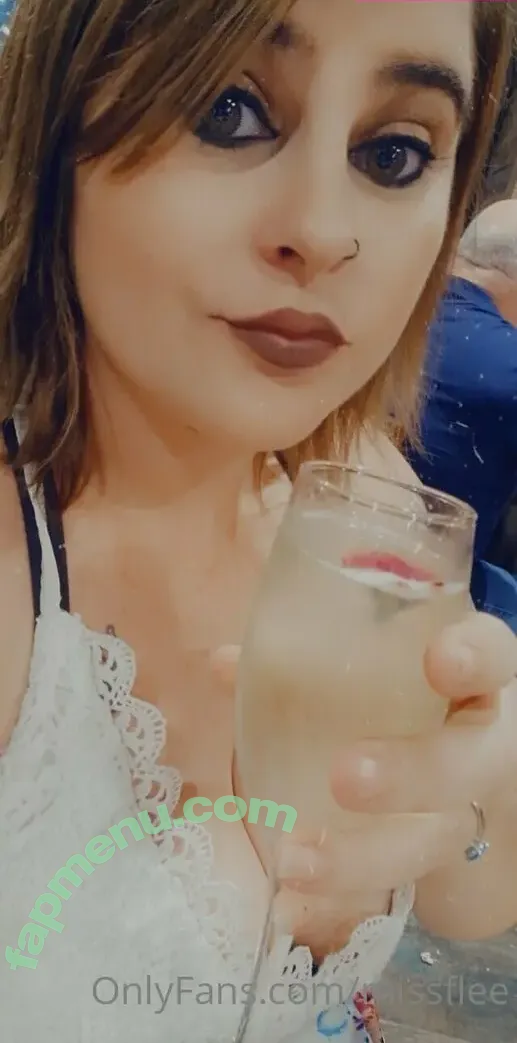 missflee nude photo #0002 (missflee)