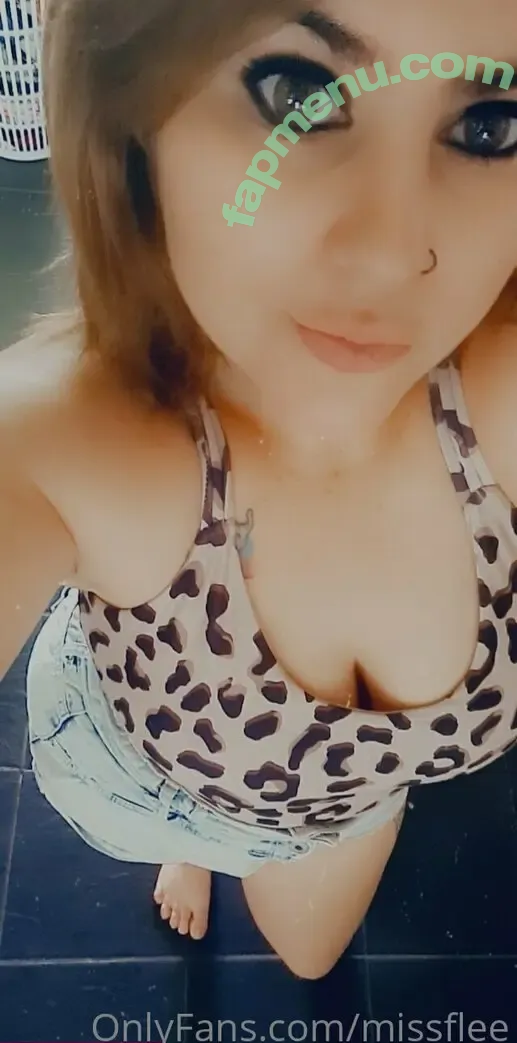 missflee nude photo #0007 (missflee)