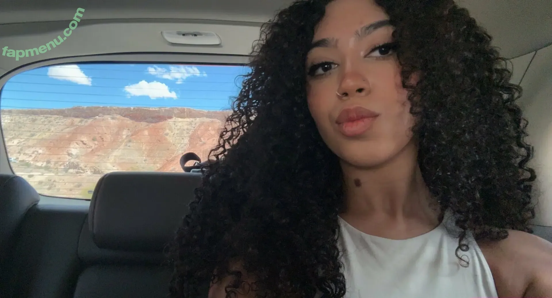 missfrizz nude photo #0114 (missfrizz)