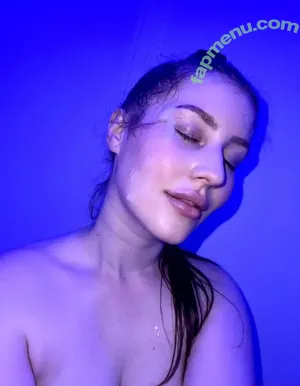 missgamelin / misslauriegamelinmtl nude photo #0014