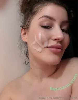 missgamelin / misslauriegamelinmtl nude photo #0019