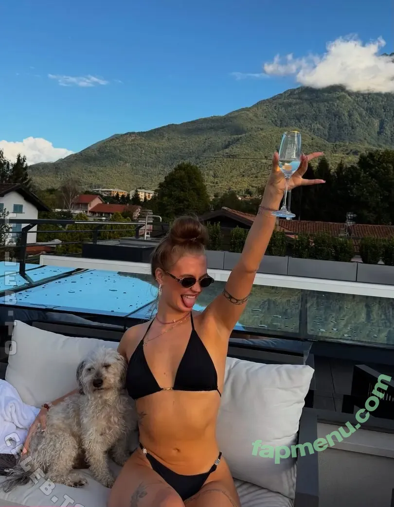 missgeorgiacavallo nude photo #0144 (missgeorgiacavallo1307)