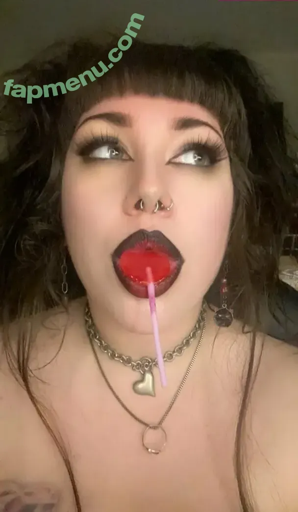 missgothiccc nude photo #0030 (missgothiccc)