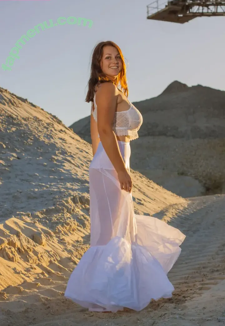 Missgrey nude photo #0016 (missgamay / missgreyromania)