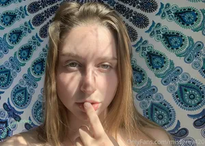 missgrey420 / itslaneygrey nude photo #0049