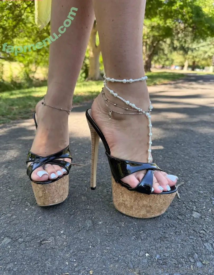 Missheels07 nude photo #0875 (Missheels07)